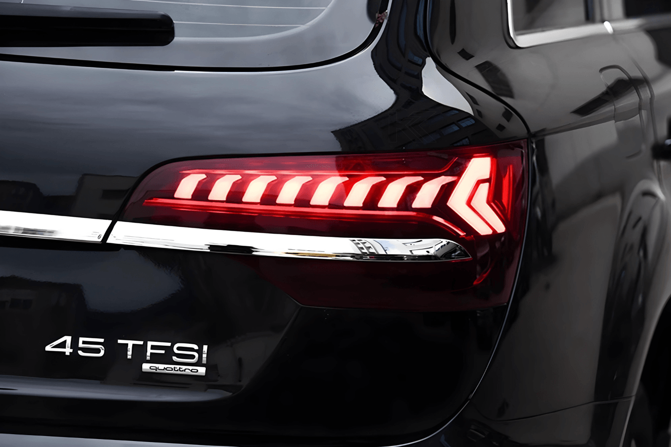 Audi 1st Gen Q7 Matrix LED Taillights (2006 - 2015)