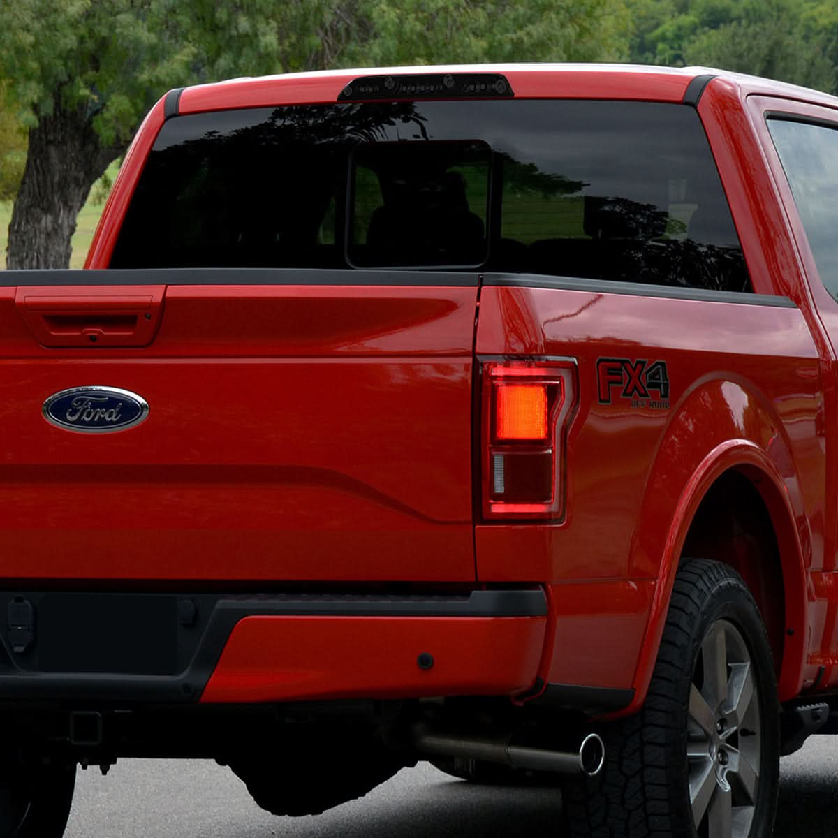 15-20 Ford F-150/F-250/F-350/F-450/F-550 LED Third Brake Light - Black/Smoke