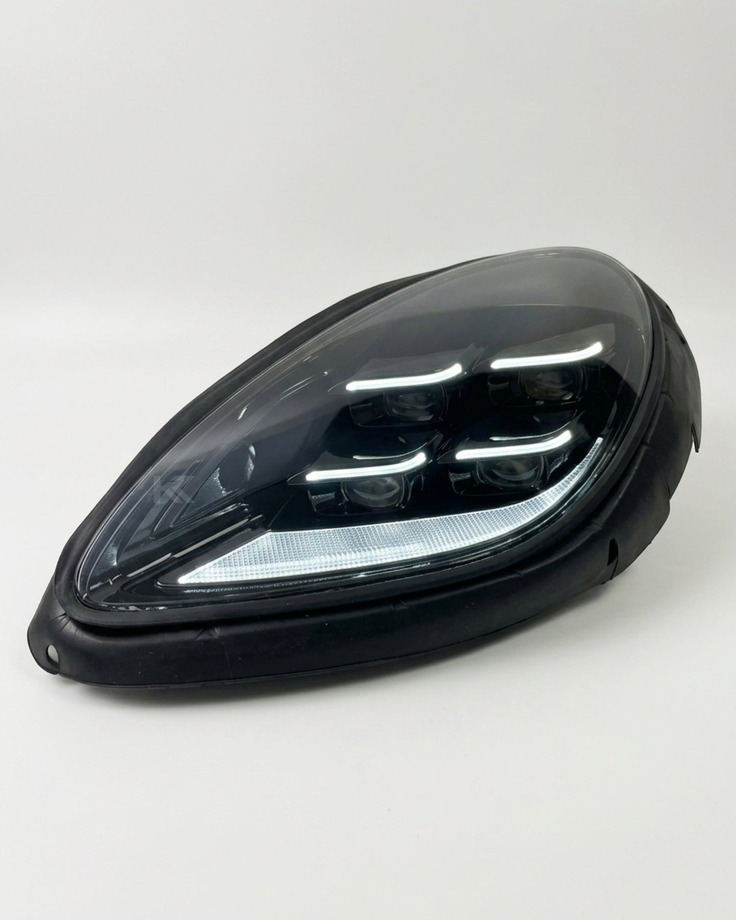 Porsche Macan 95B / 95B.1 LED Headlight Assembly with Daytime Running Lights 2014 - 2020 (Upgrade to 95B.3 Style / Replaces 96463190703)