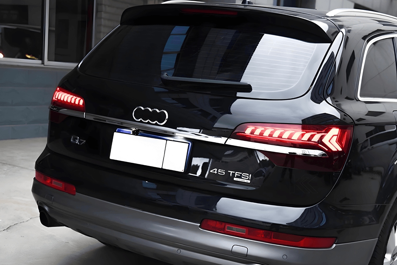 Audi 1st Gen Q7 Matrix LED Taillights (2006 - 2015)