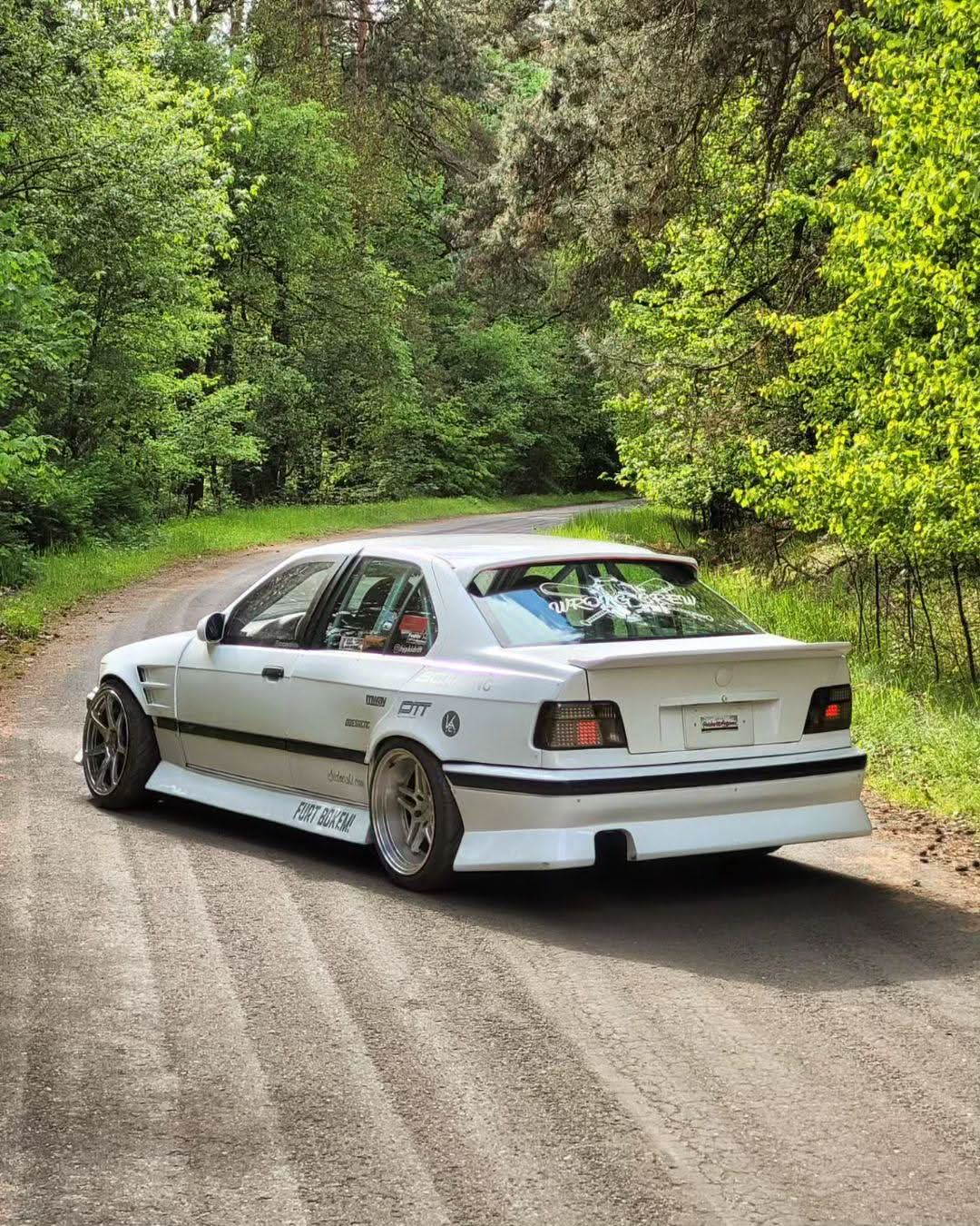BMW E36 Vented Front Over-Fenders (1990-1999)