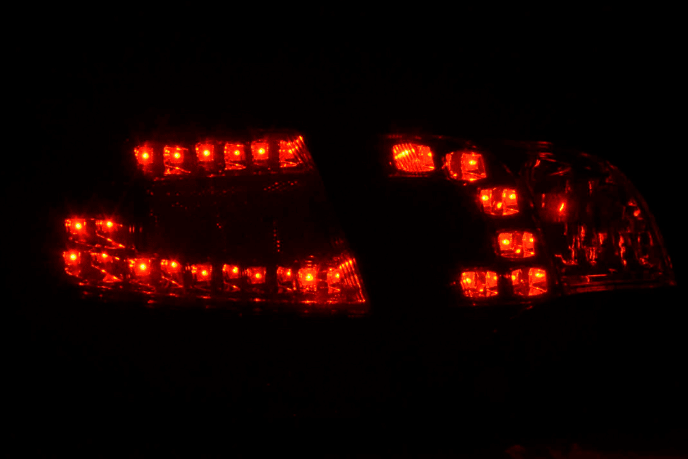 Audi A4 (B7/8E) Avant Chrome Smoke LED Taillights Set (2004-2008)