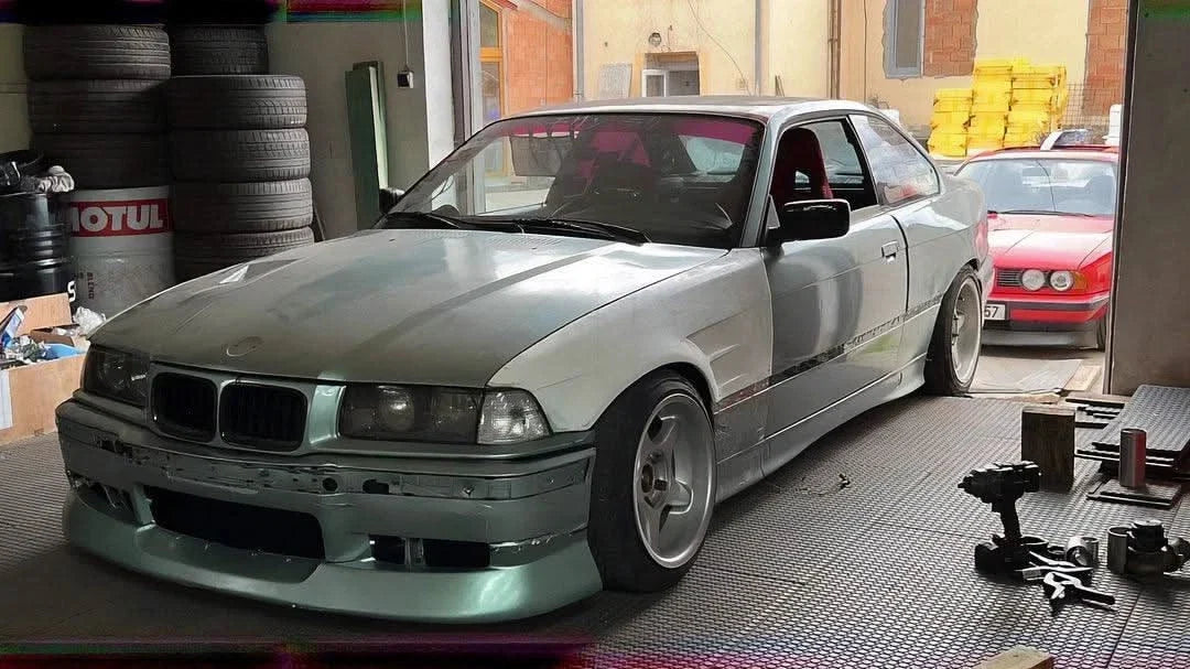 BMW E36 Vented Front Over-Fenders (1990-1999)