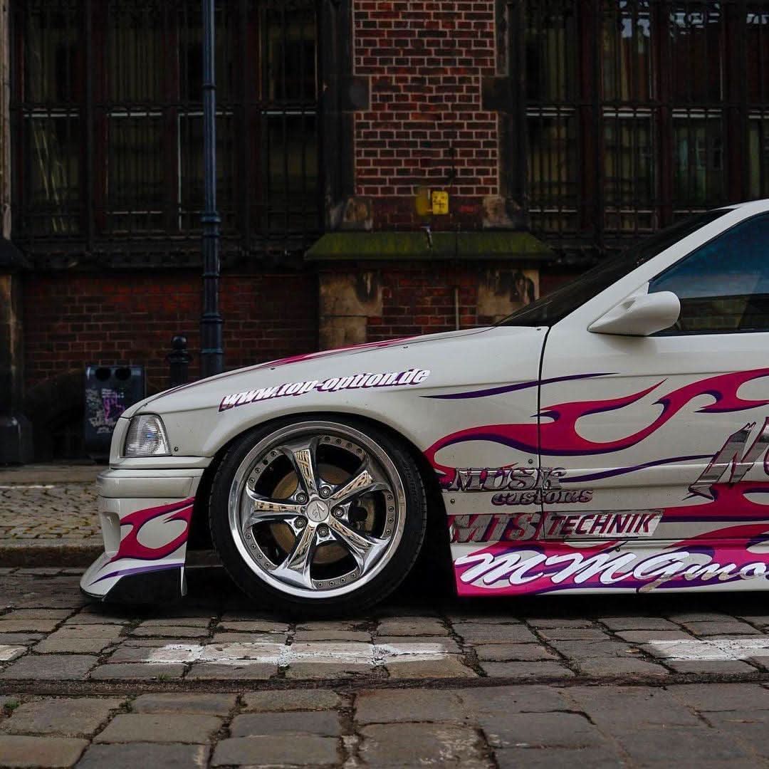 Universal Splitters