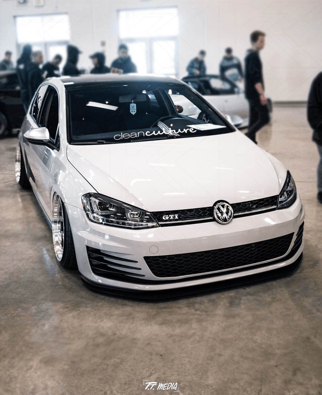Volkswagen MK7 Golf/GTI/R - Clear/Black LED Tail Lights for Halogen Models (2012-2017)